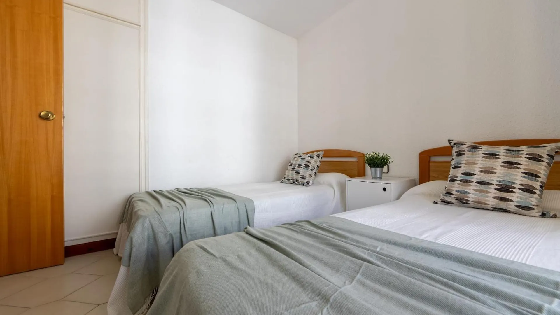 Apartamentos Novelty Arysal Salou 0*,  Spain